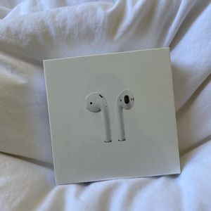 BRAND NEW APPLE AIRPODS.